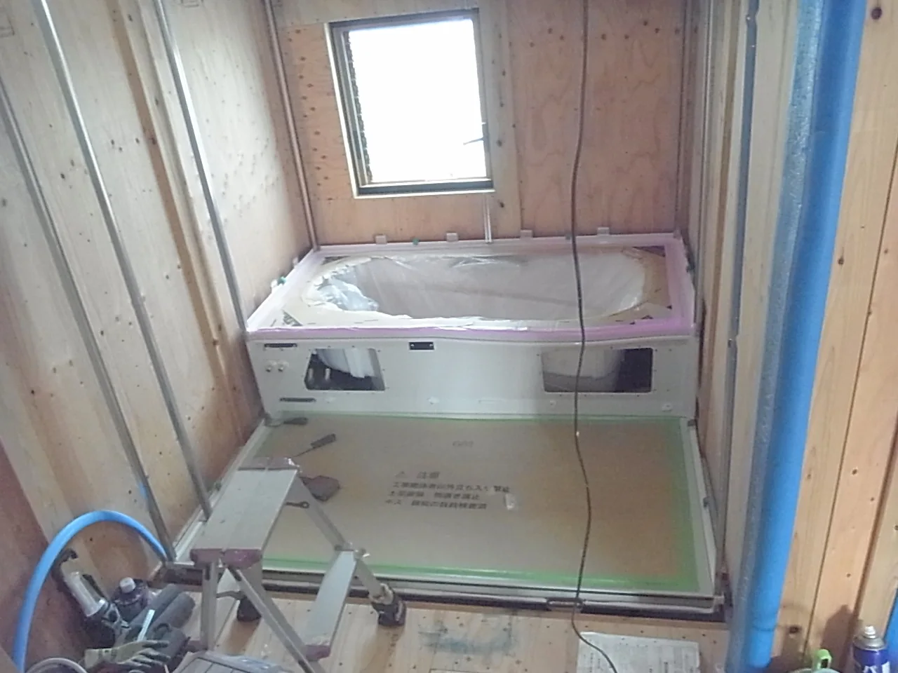 搬入・組み立て作業