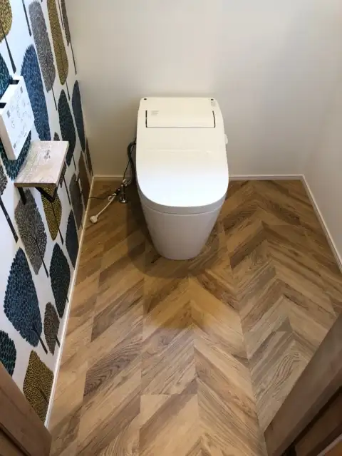 トイレの床交換