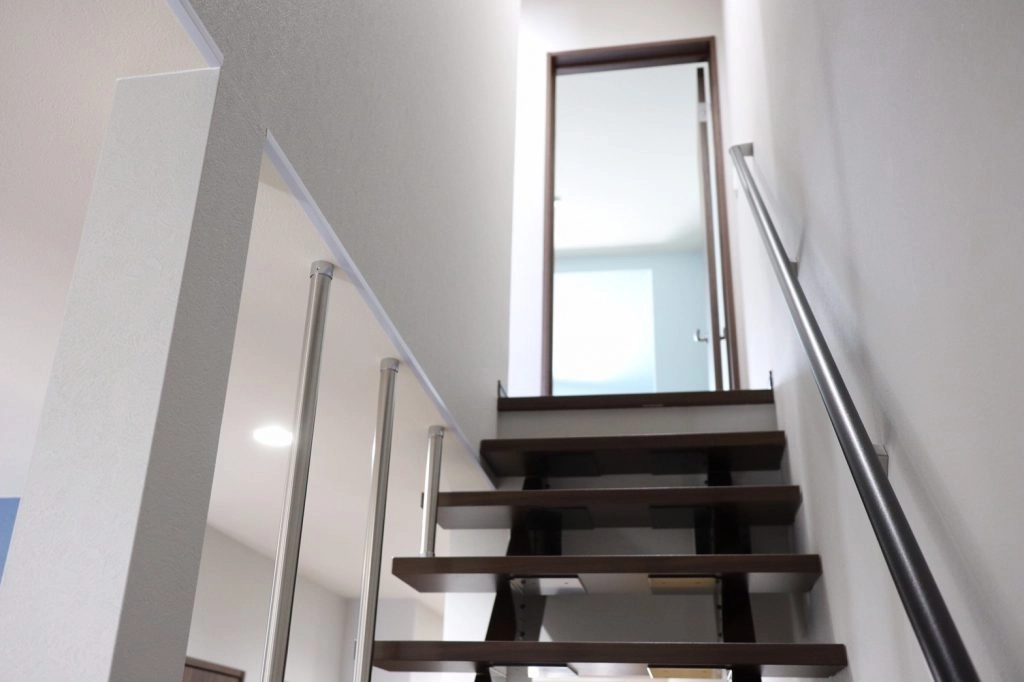 リノベーション事例の階段の写真
