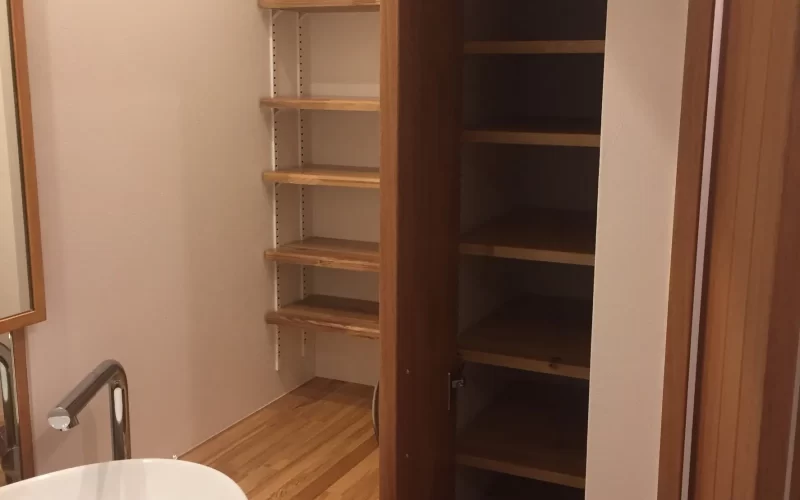 スケルトン状態からマンションリノベーションの洗面の写真