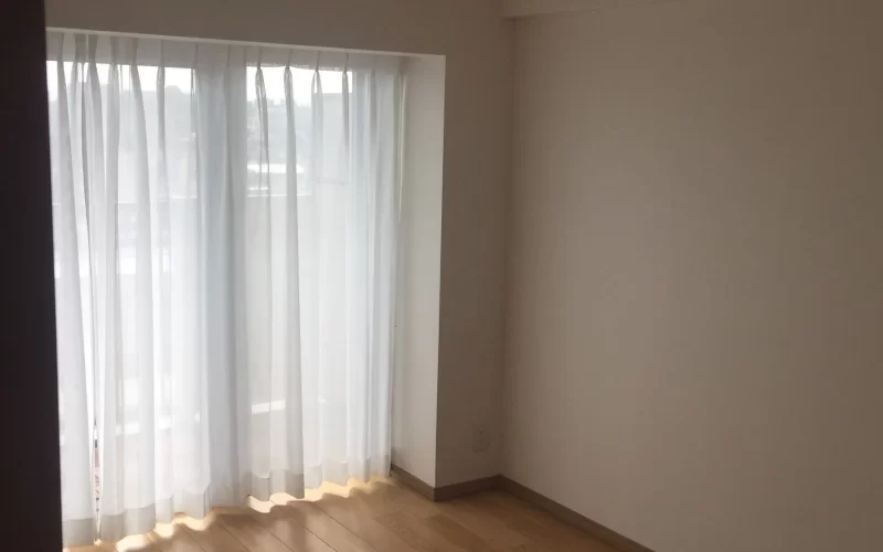 スケルトン状態からマンションリノベーションの洋室の写真