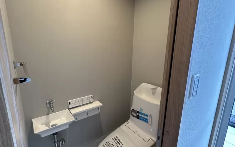 戸建てロフト増設リノベーションのトイレのAfter写真