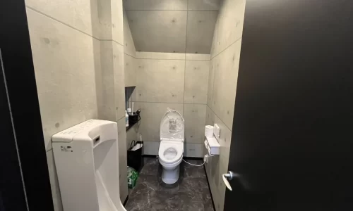 倉庫から事務所へのリフォームのトイレのAfter写真