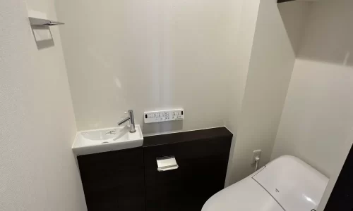 マンションの高級賃貸仕様へのリフォームのトイレの写真