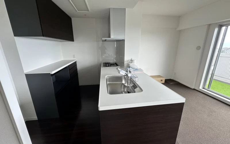 マンションの高級賃貸仕様へのリフォームのキッチンの写真