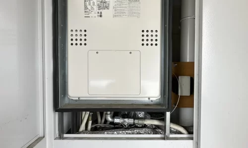 マンションの高級賃貸仕様へのリフォームの給湯器の写真