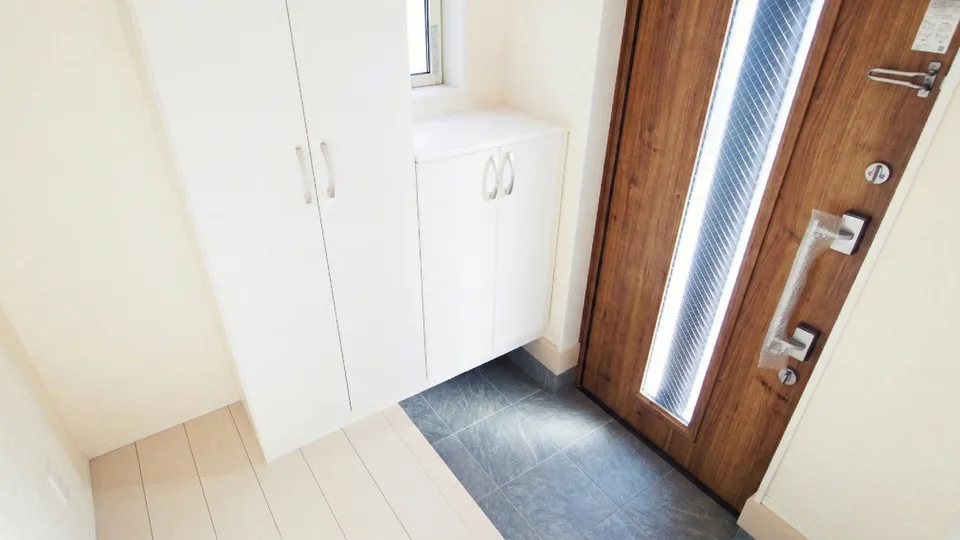 玄関の床・タイル交換リフォームの事例写真