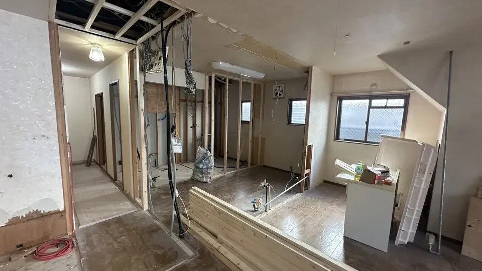 内装全面リフォーム中の写真